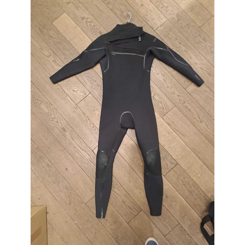 O'Neill Herren Neoprenanzug Hyperfreak Fire 3/2mm - Grösse M (Miete)