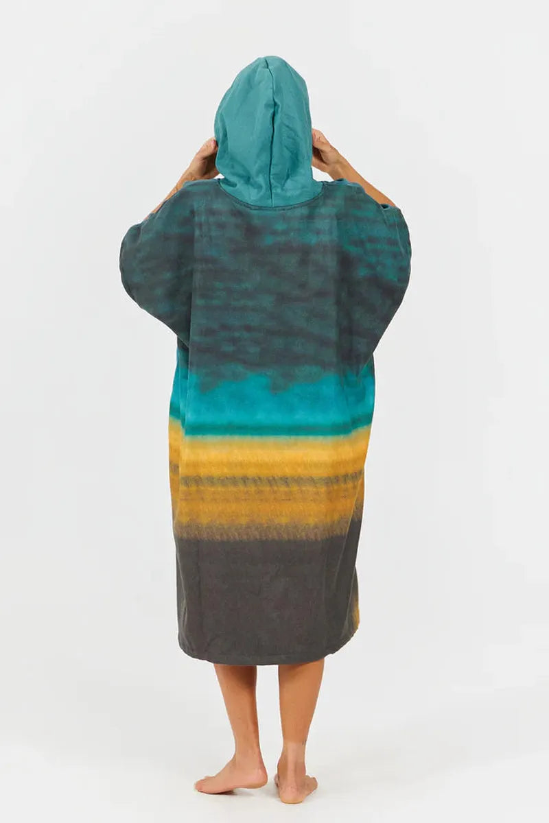 After Essentials Poncho Artist Series Arto Saari - Longboard