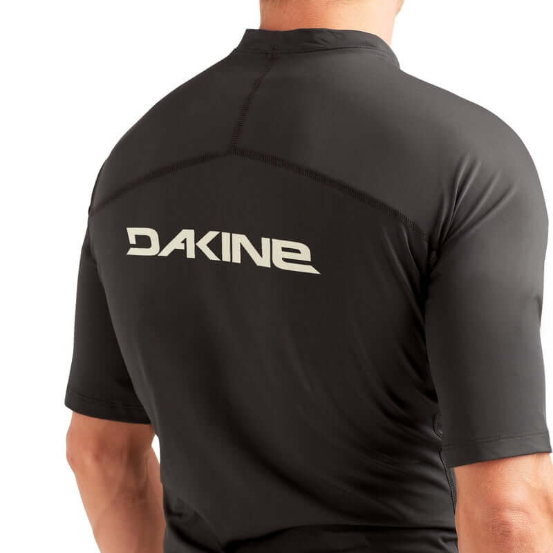 Dakine Herren Lycra Heavy Duty Snug Fit, kurzarm - black