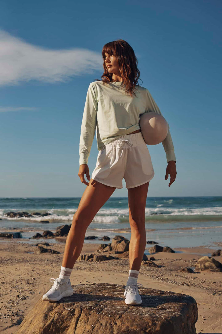 Follow Damen Tech Shorts Maven