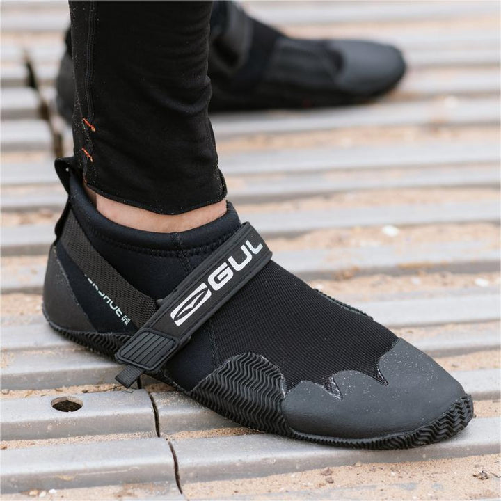 Gul 3mm Boot Strapped Power Slipper - black