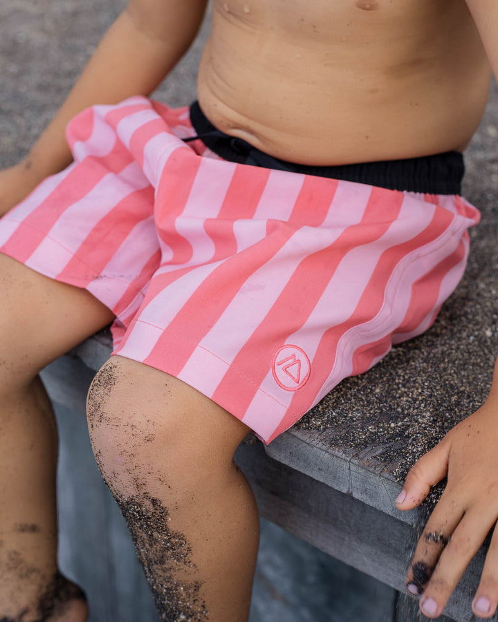 Main Design Kinder Boardshorts für Jungen Lean