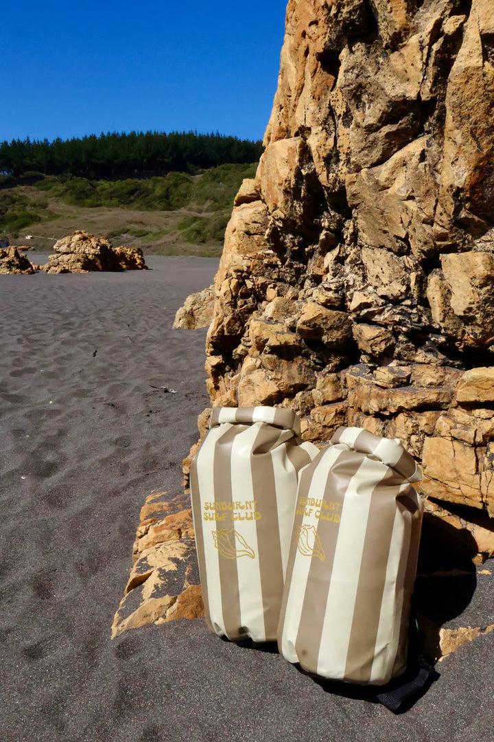 Meraki Supply Co. Dry Bag Sunburnt Surf Club