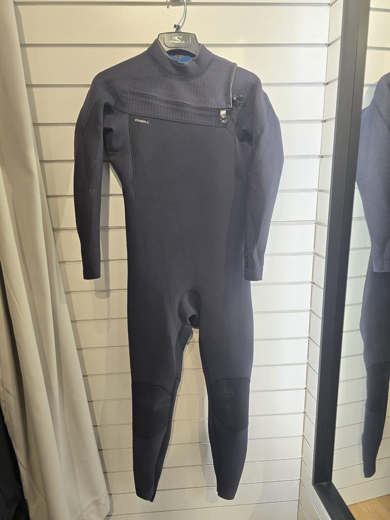 O'Neill Herren Neoprenanzug Hyperfreak 3/2+mm Chestzip - Black Grösse XL (Miete) (Kopie)