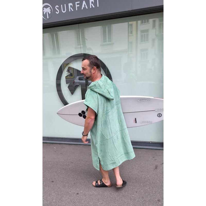 Surfari Survivor Poncho - emerald green