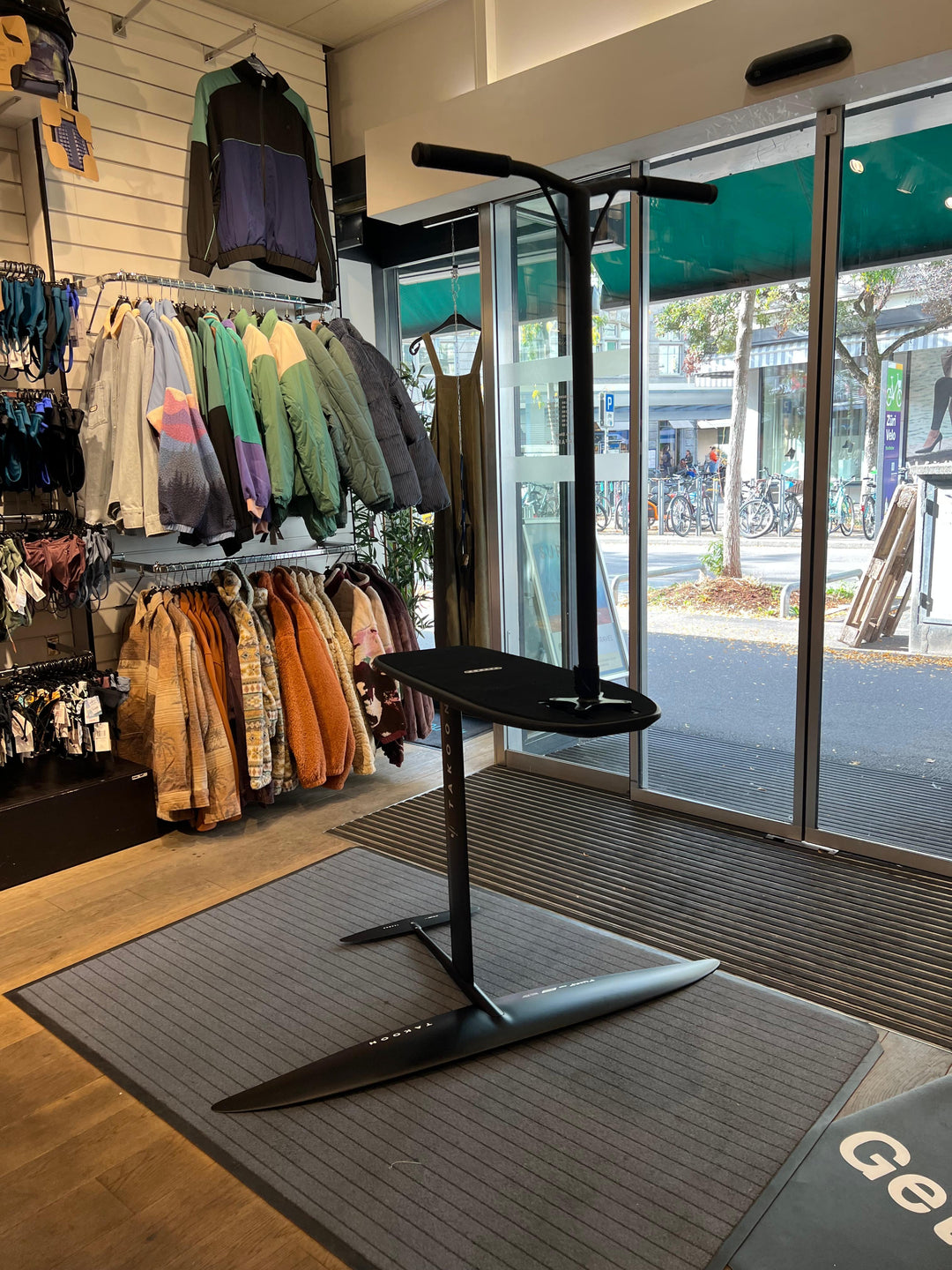 Takoon Pumpfoil Scoot Carbon (Miete)