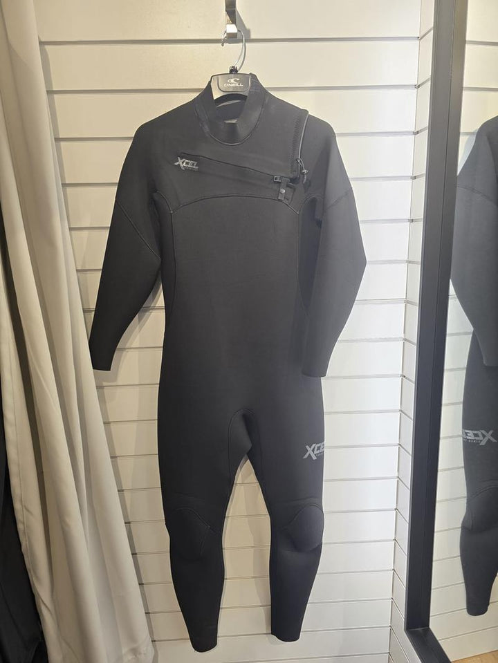 Xcel Herren Neoprenanzug Comp 4/3mm Chestzip - Black Grösse XL (Miete)