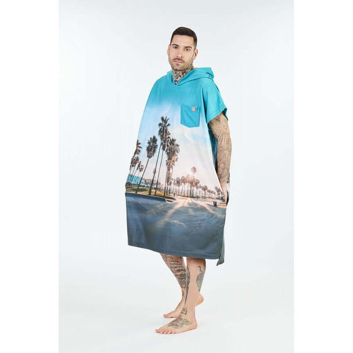 After Essentials Surf MICRO FLEECE Poncho - California