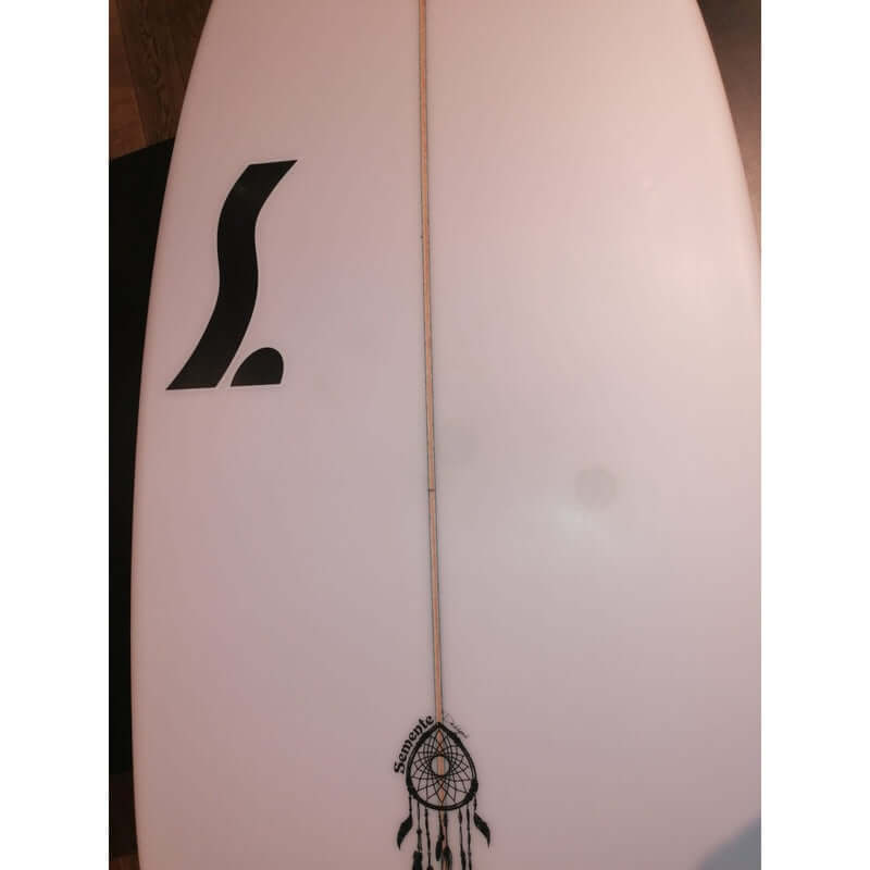 Semente Surfboard Tommy Knocker 5'8 (Tri/Quad) - reparierter Transportschaden